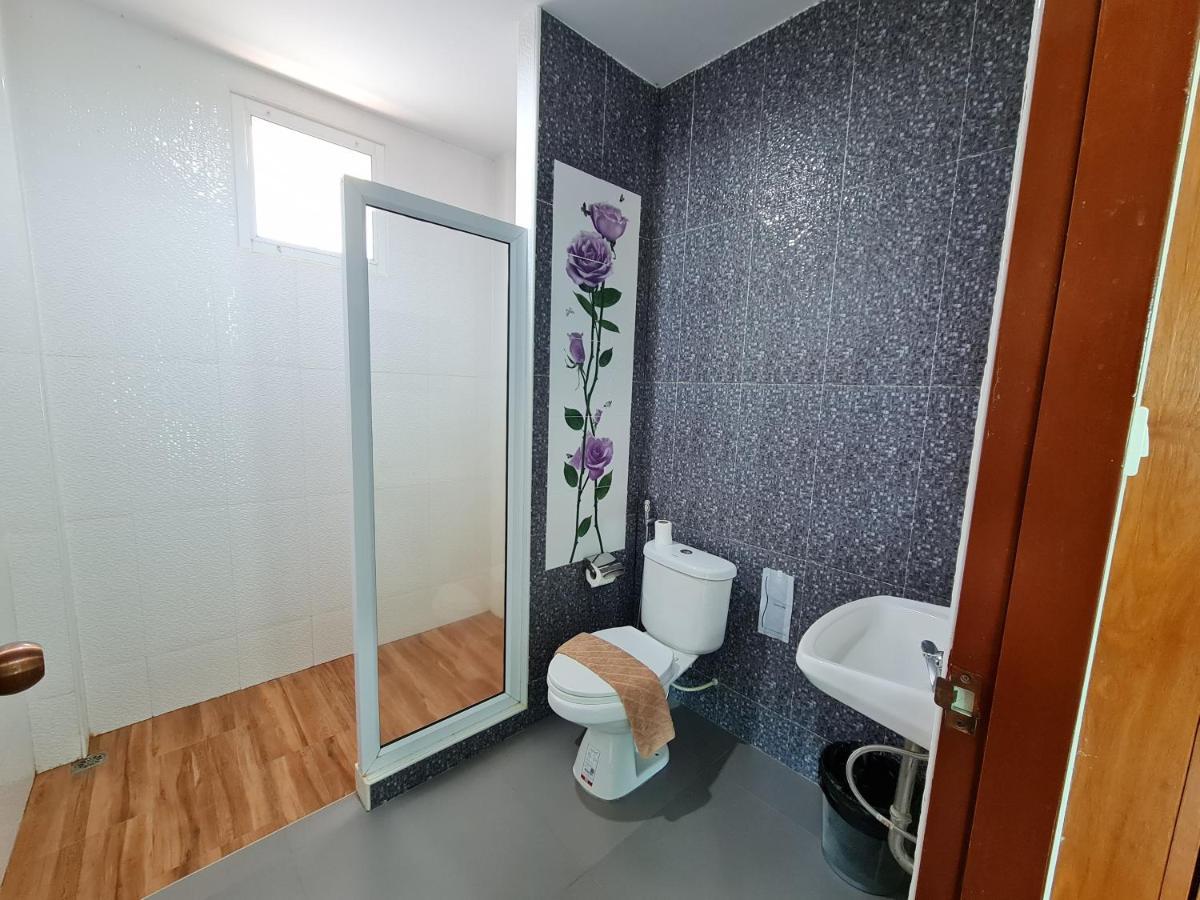 Araya Cottage 乌泰他尼府 外观 照片