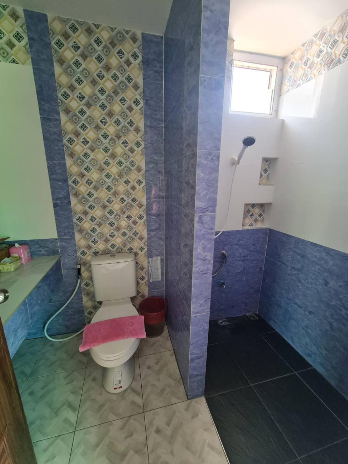 Araya Cottage 乌泰他尼府 外观 照片
