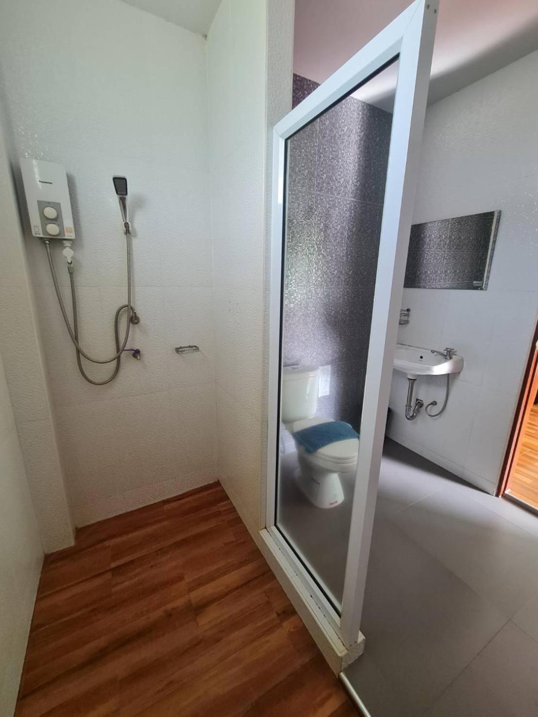 Araya Cottage 乌泰他尼府 外观 照片