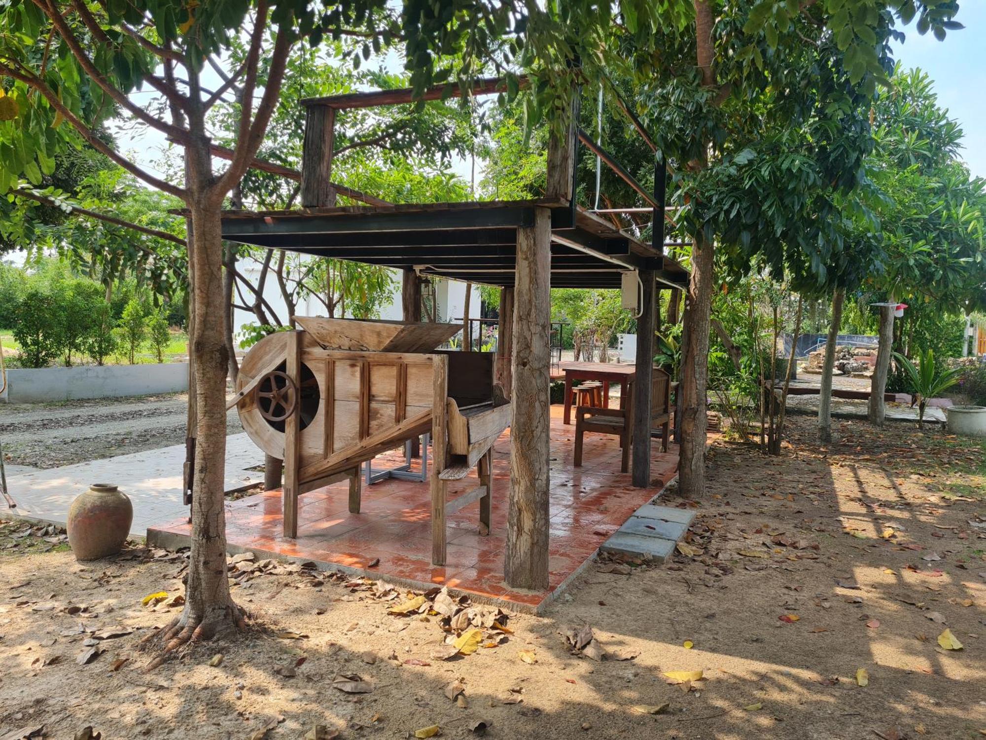 Araya Cottage 乌泰他尼府 外观 照片