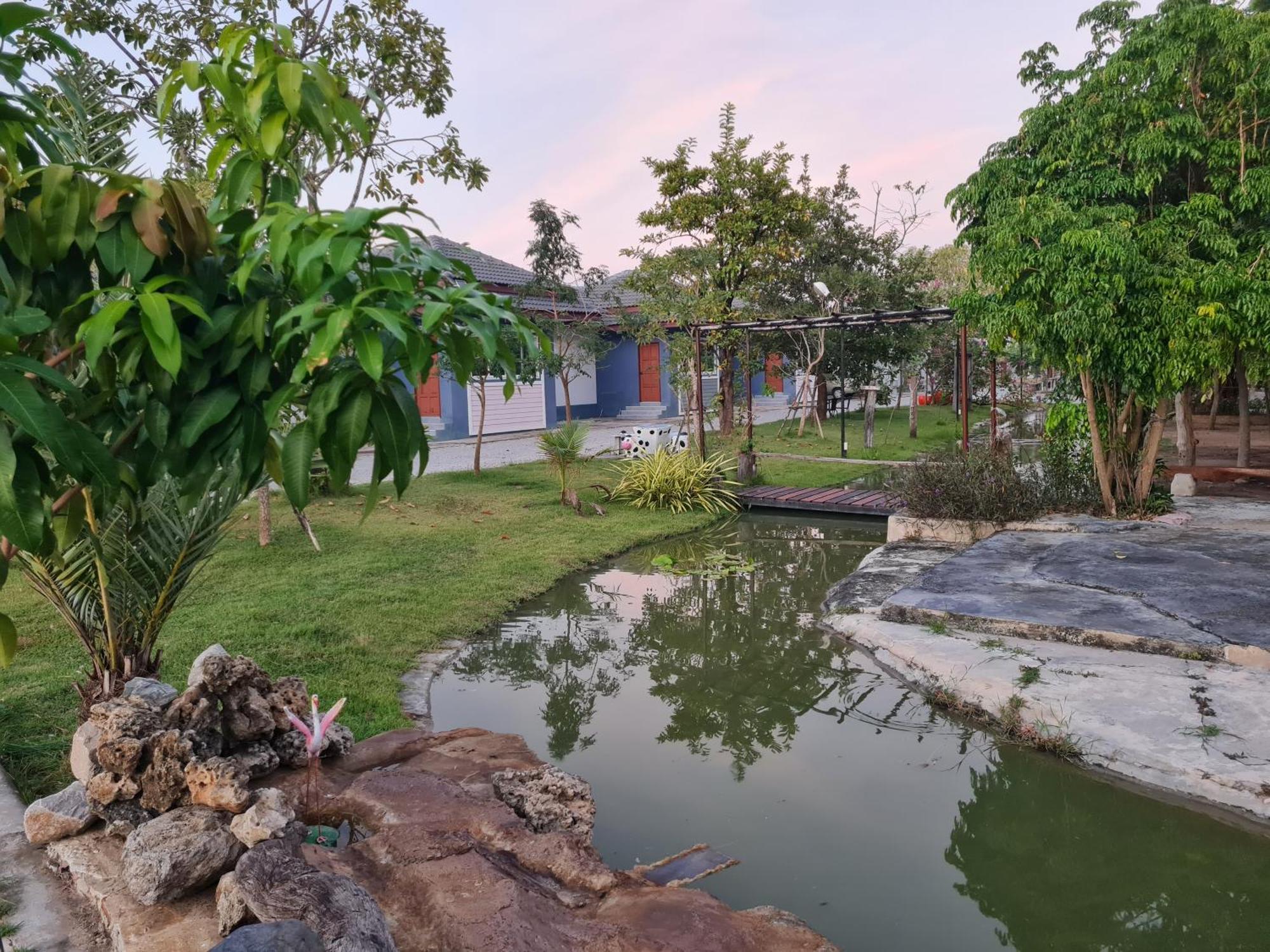 Araya Cottage 乌泰他尼府 外观 照片